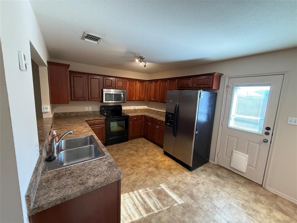 Trail Lake Estates Add - Residential Lease