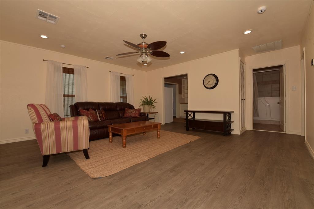 3250 Broadmoor Drive