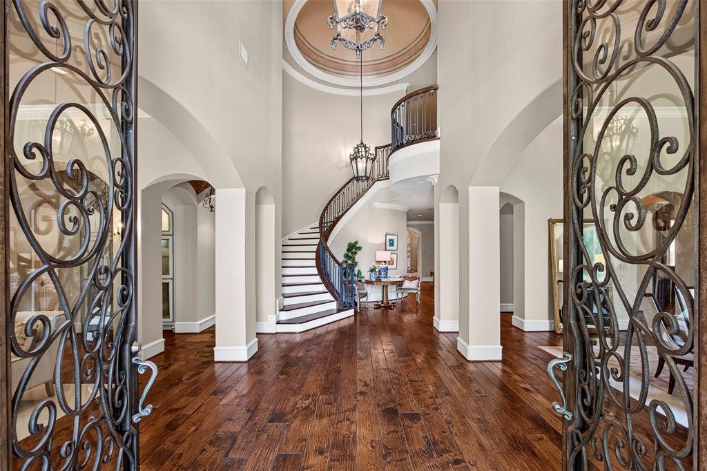 6901 Sanctuary Lane
