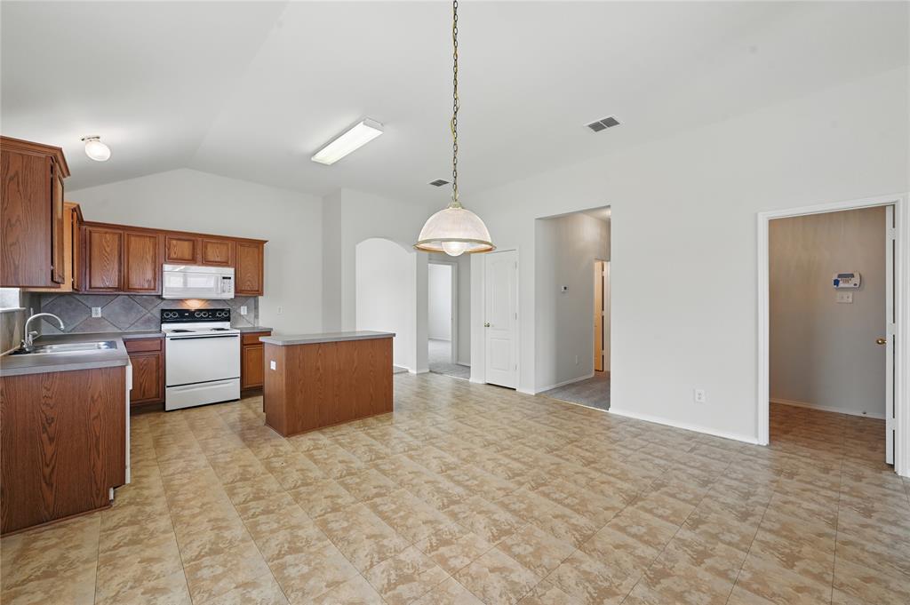 Lancaster, Texas 75134, United States, 3 Bedrooms Bedrooms, ,2 BathroomsBathrooms,Residential,Pending,149732