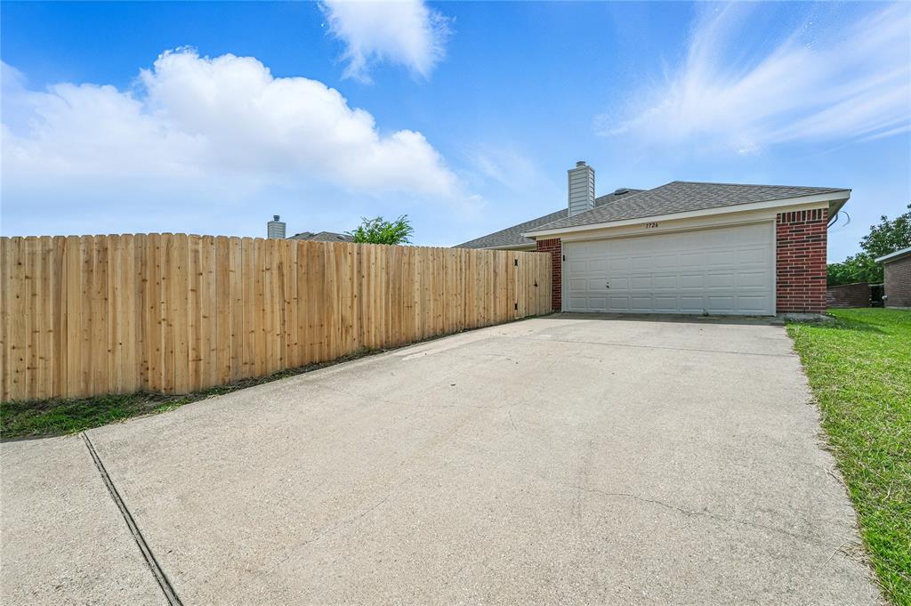 Lancaster, Texas 75134, United States, 3 Bedrooms Bedrooms, ,2 BathroomsBathrooms,Residential,Pending,149732