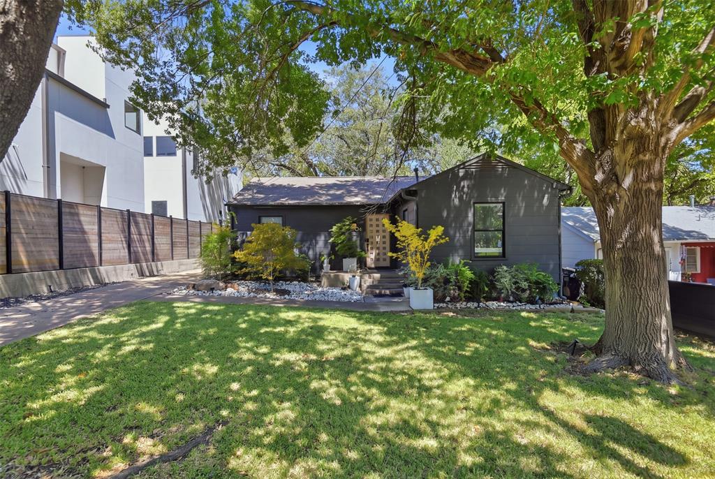 1906 Lakeland Drive