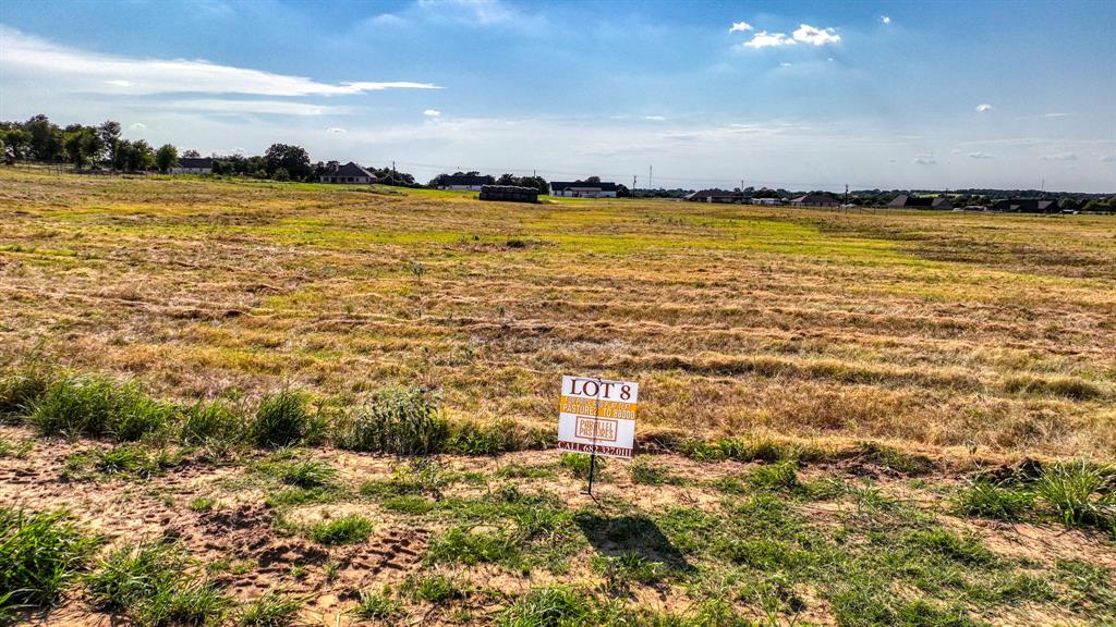Lot 8 Three Quarter Loop