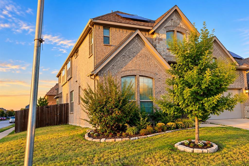 2122 Victoria Lane