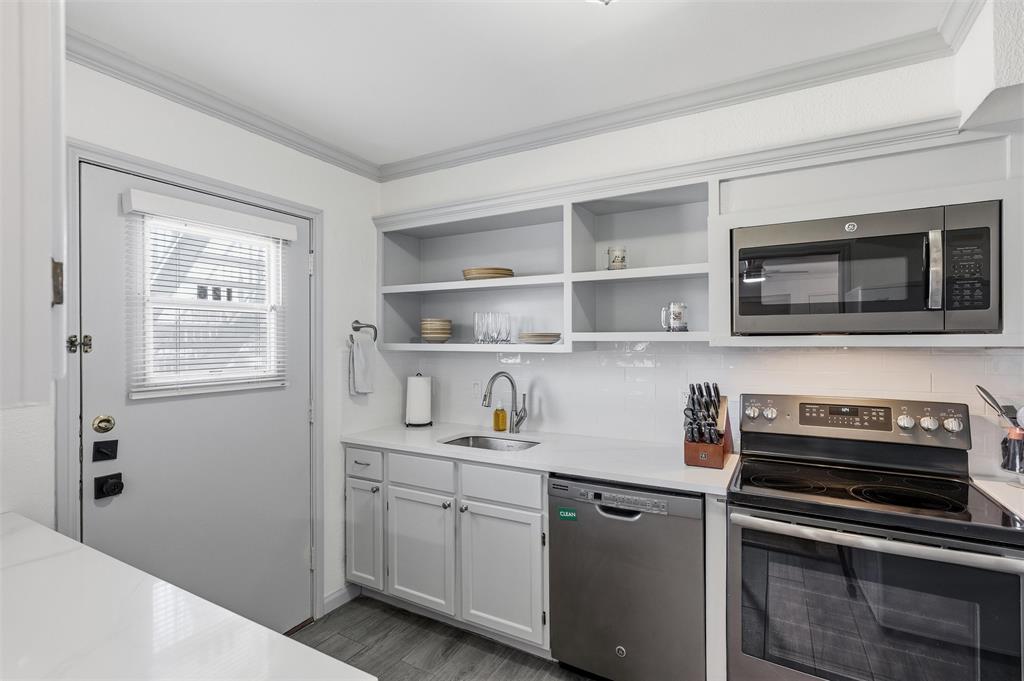 LA FONTAINE CONDOMINIUM - Residential