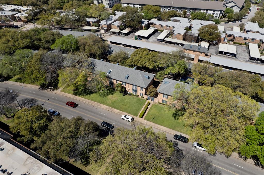 LA FONTAINE CONDOMINIUM - Residential