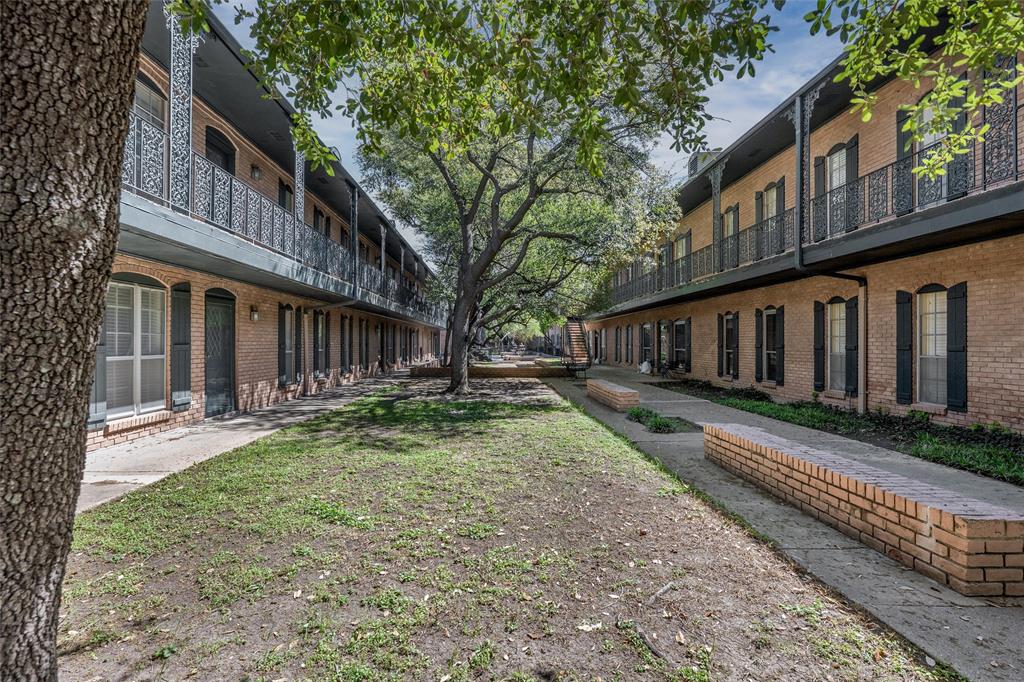 LA FONTAINE CONDOMINIUM - Residential