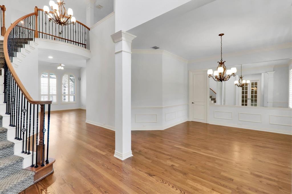 1216 Queen Peggy Lane