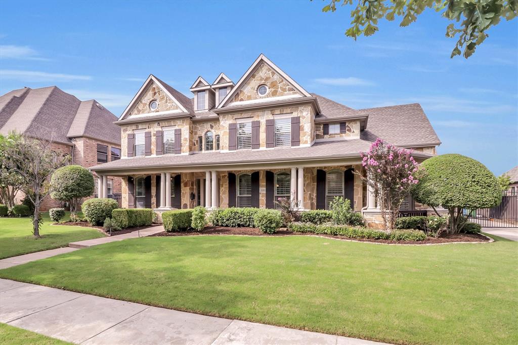 1216 Queen Peggy Lane