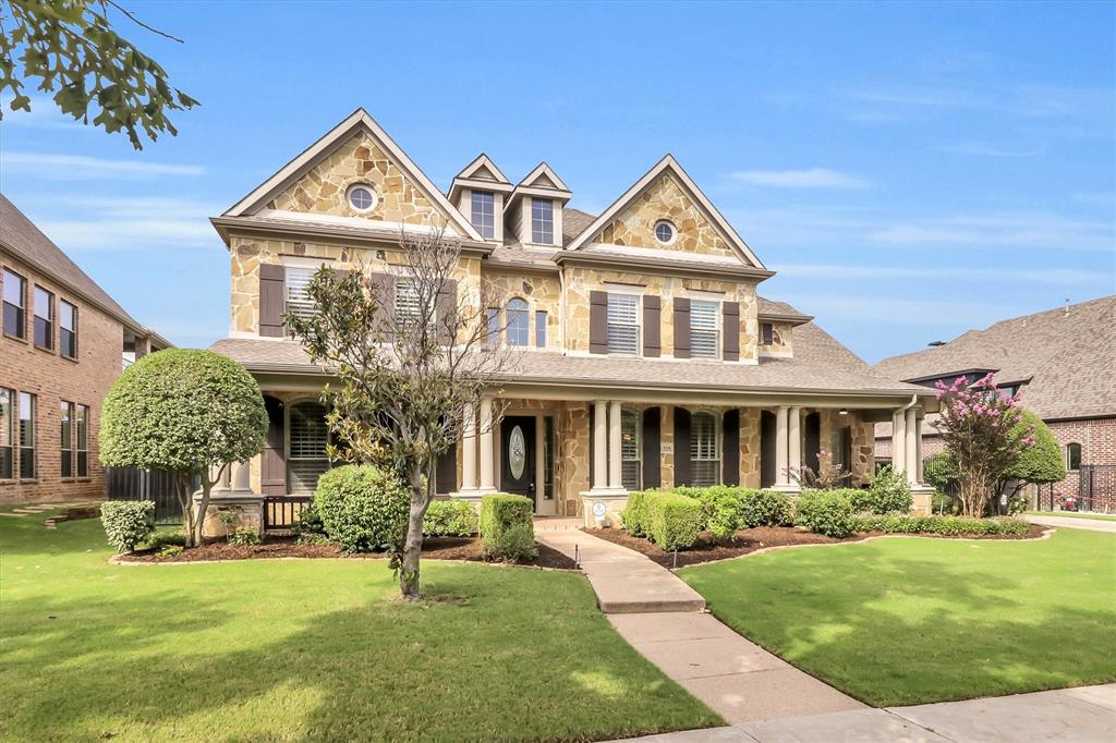 1216 Queen Peggy Lane