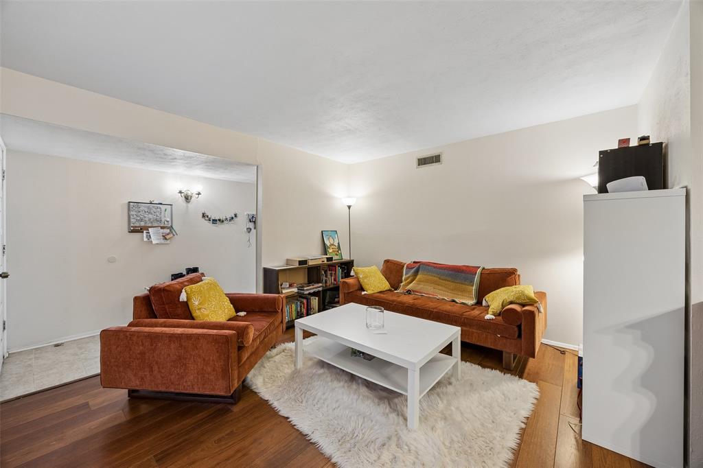 1109 Overdowns Drive