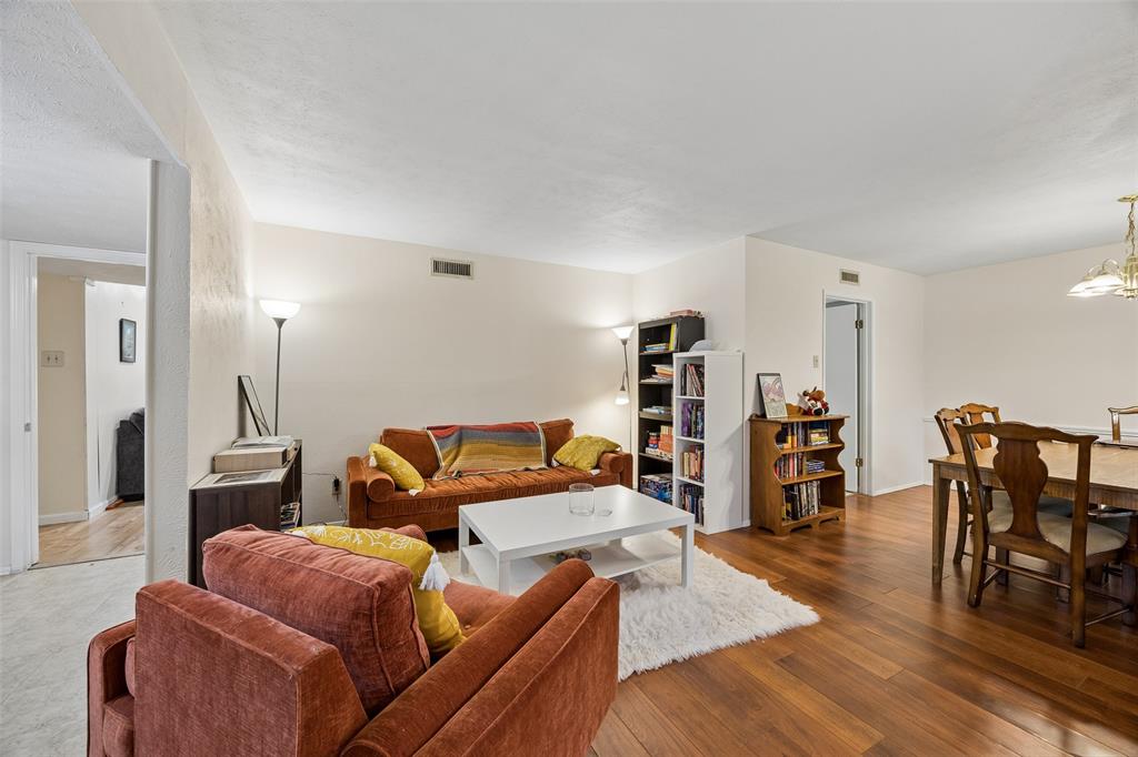 1109 Overdowns Drive