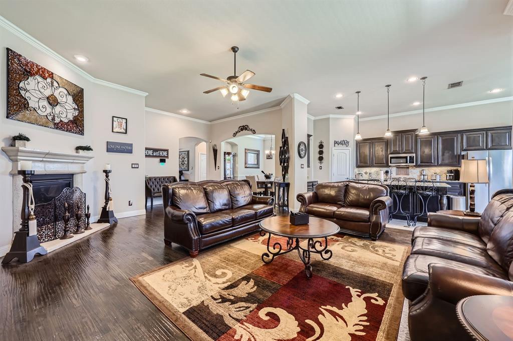 600 Oakmont Court