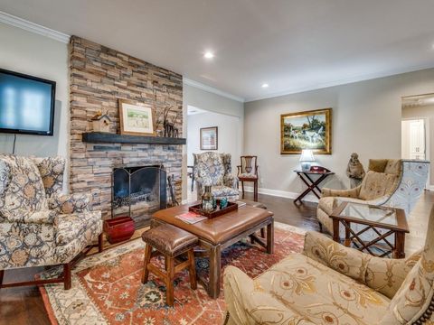 Tiny photo for 100 Hillview Court, Hurst, TX 76054 (MLS # 21101639)