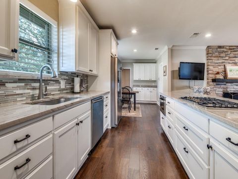 Tiny photo for 100 Hillview Court, Hurst, TX 76054 (MLS # 21101639)