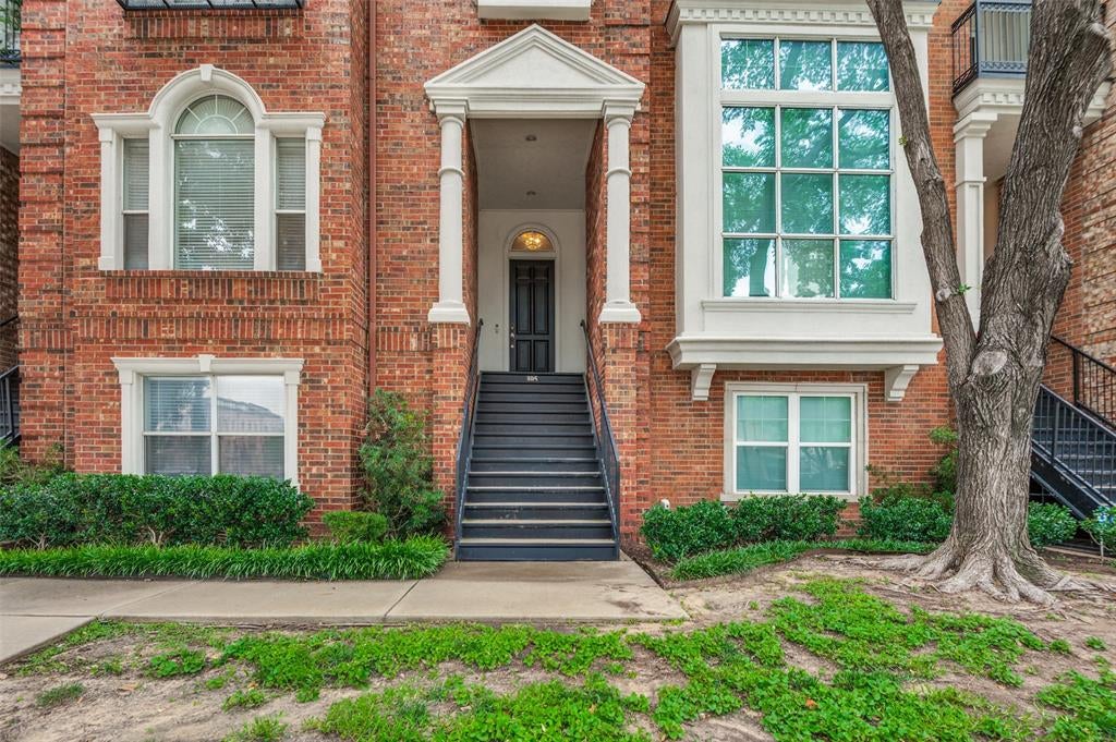 2205 Canton Street 105