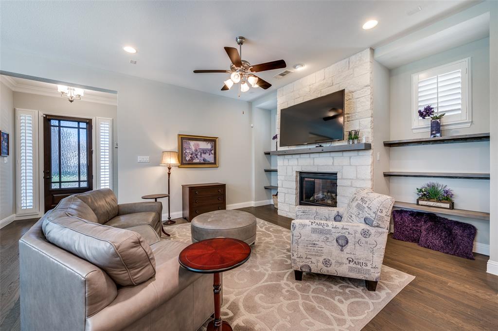 6921 Royal View Drive