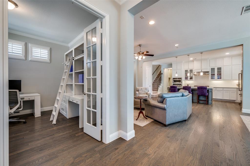 6921 Royal View Drive
