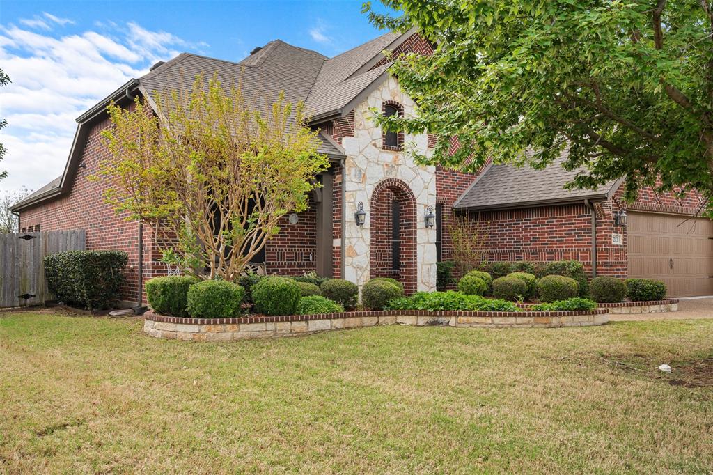 211 Chinaberry Trail