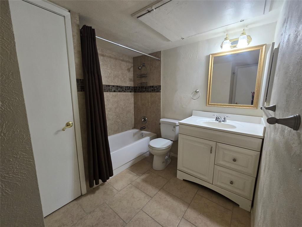 4837 Cedar Springs Road 201