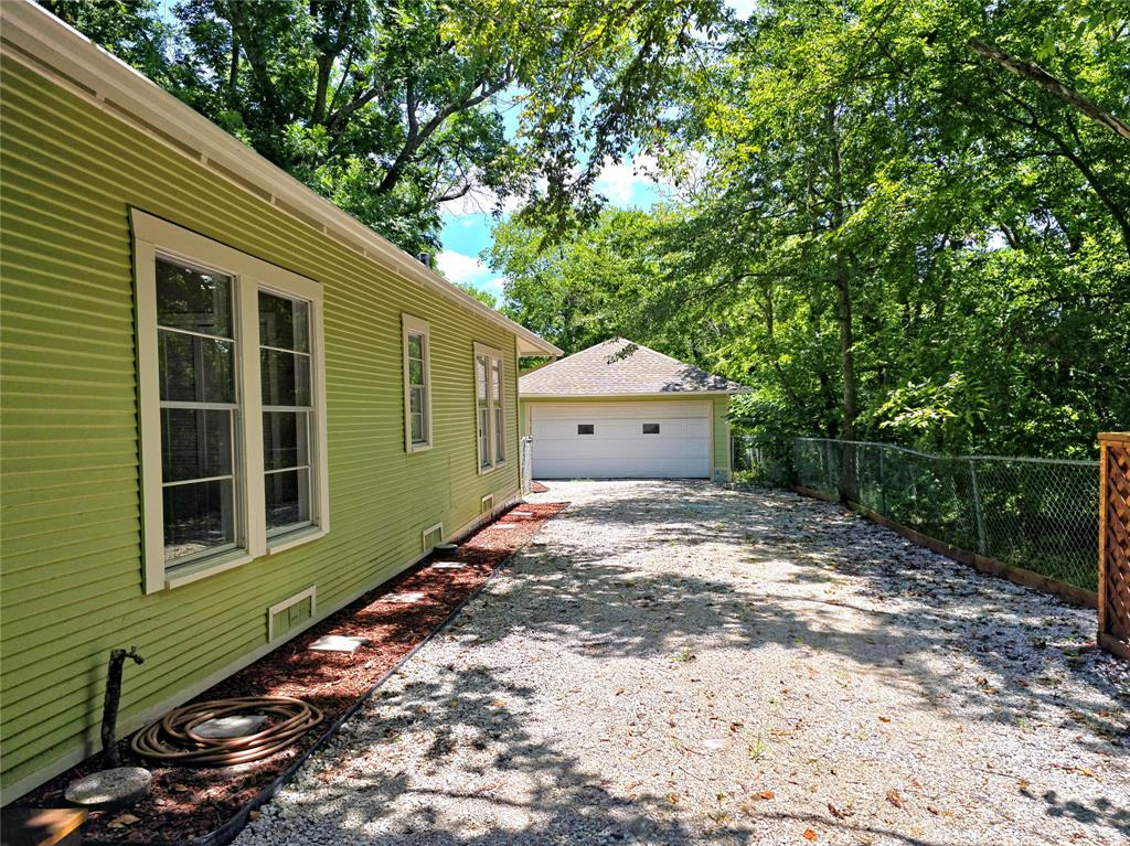 1204 N Frances