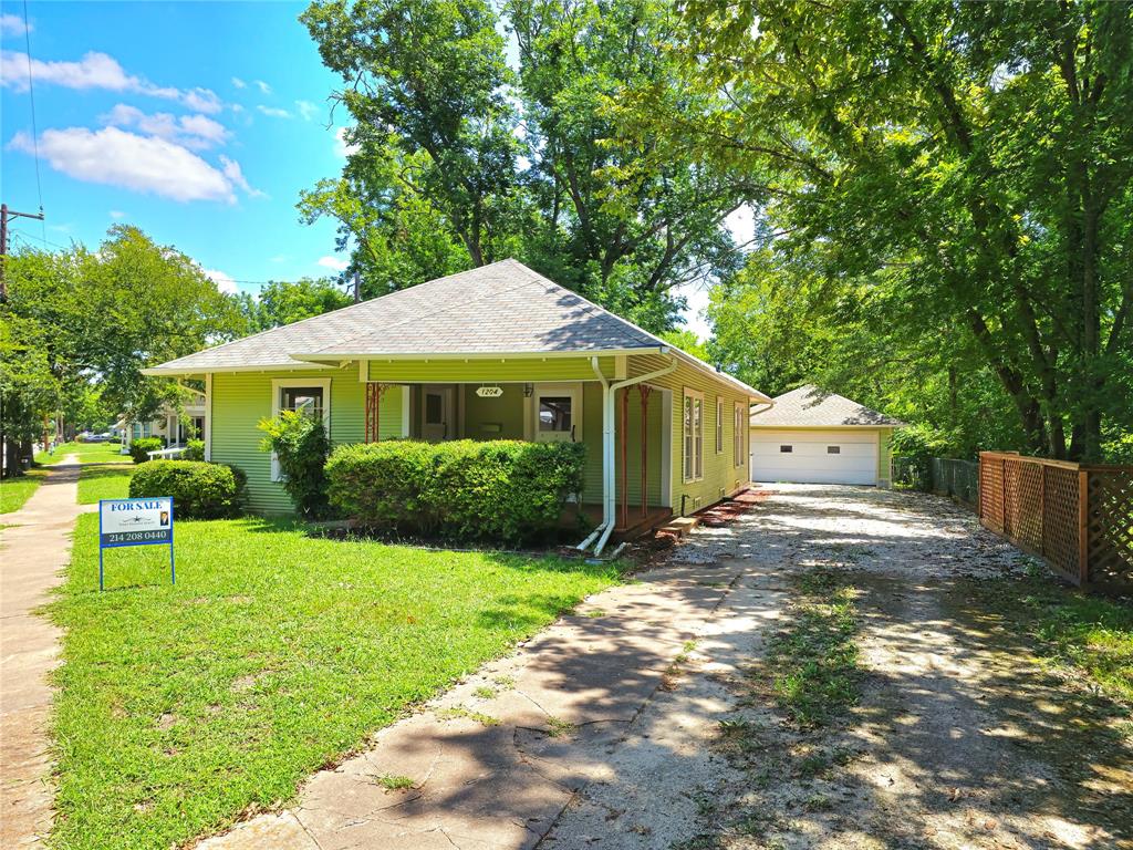 1204 N Frances
