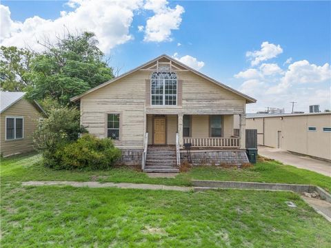 109 N 11th Street Temple TX 76501