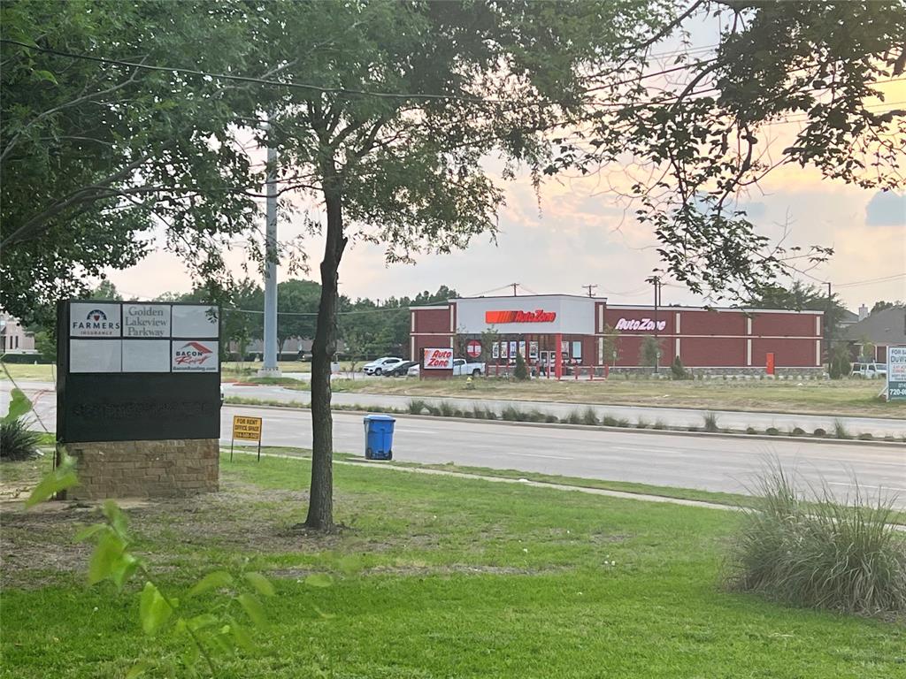 James Saunders Abstact - Land