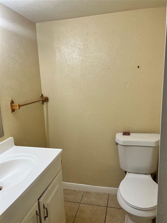 James Saunders Abstact - Land