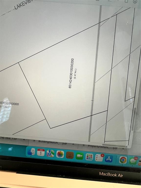 James Saunders Abstact - Land