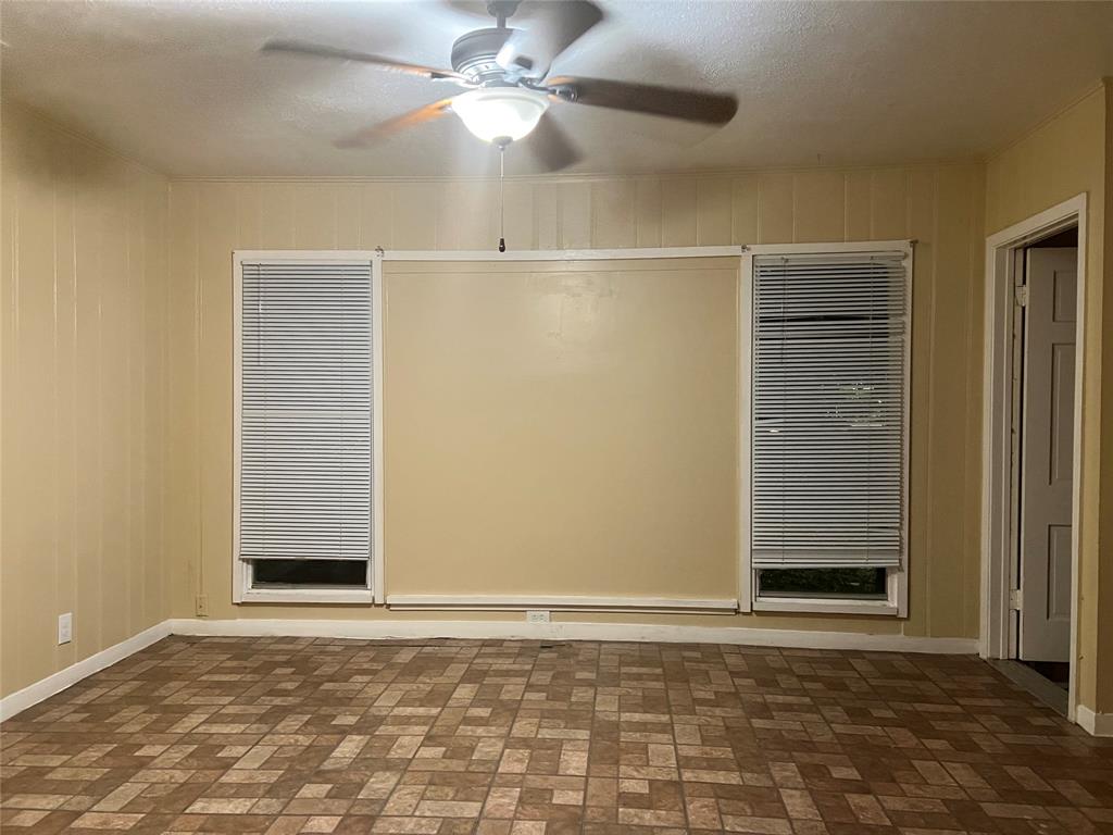 James Saunders Abstact - Land