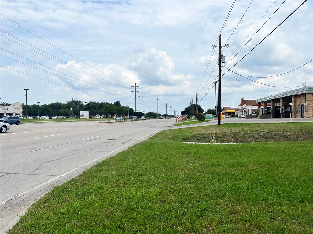 James Saunders Abstact - Land