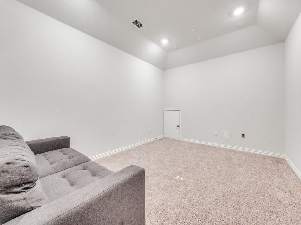 Lakewood Hills East Add - Residential Lease