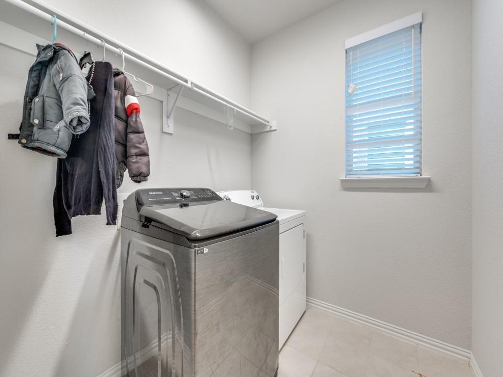 Lakewood Hills East Add - Residential Lease