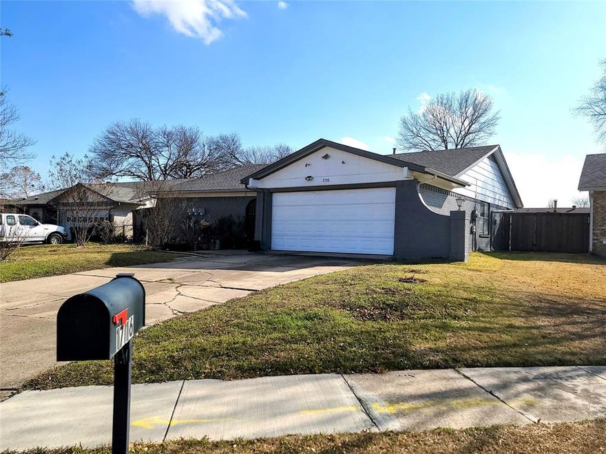Beautiful Corner Cur-De-Sac Home! 3-2-2 in the Briar Meadow Community. Quick Access to TX-360, I-30, I-20. Conveniently close to DFW Airport, Six Flags, AT&T Stadium, vibrant shopping and entertainment. This beauty includes soaring ceiling, fireplace, and Kitchen with open concept. Separate utility room and pantry. Front porch has being updated.  It has a nice enclosed back porch with sliding door. This lovely home won't last long! Please come and show.
