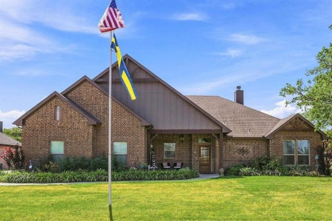 Photo of 603 E Burks Street, Pilot Point, TX 76258 (MLS # 21372695)
