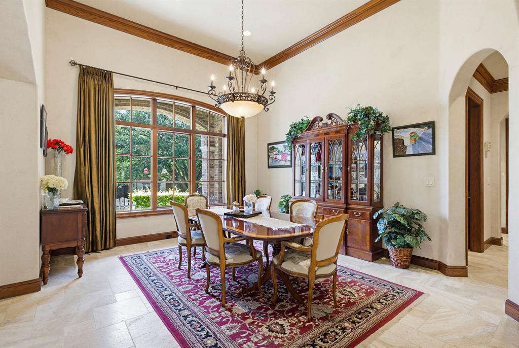 6705 Saucon Valley Drive