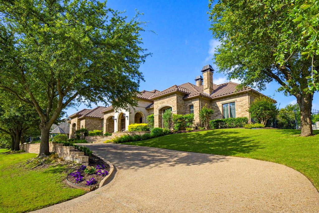 6705 Saucon Valley Drive