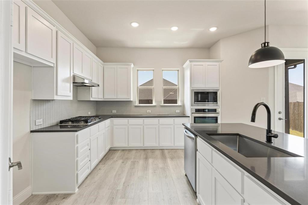 Sheppards Place Ph 1 - Residential Lease