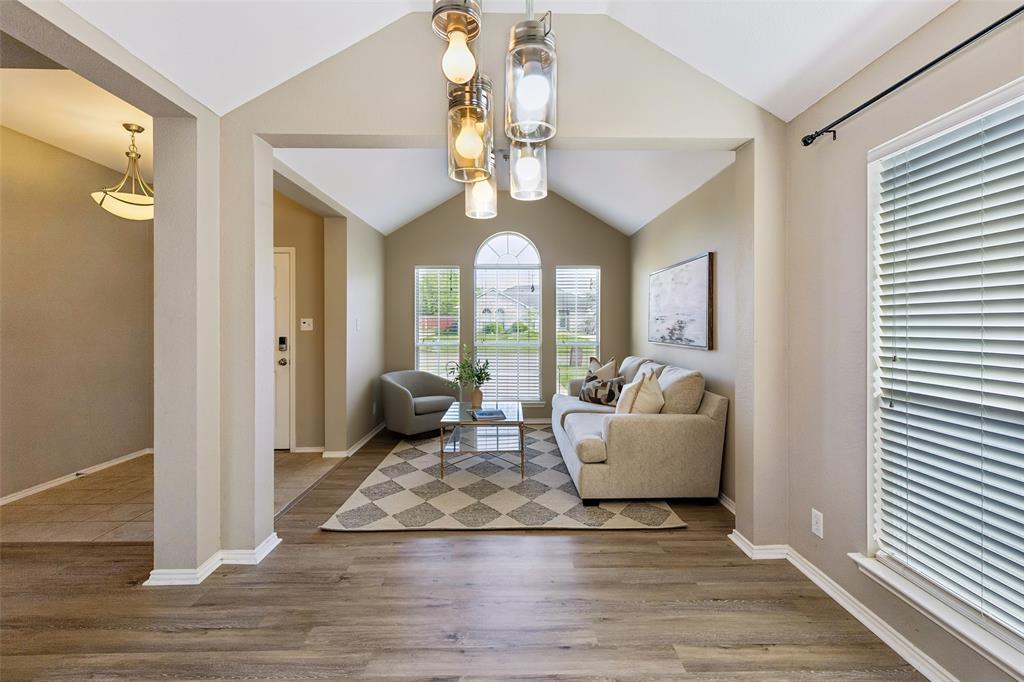 3202 Creekside Drive