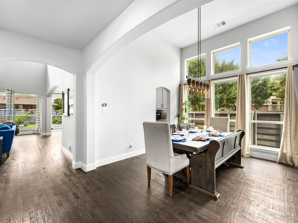 725 Patio Street