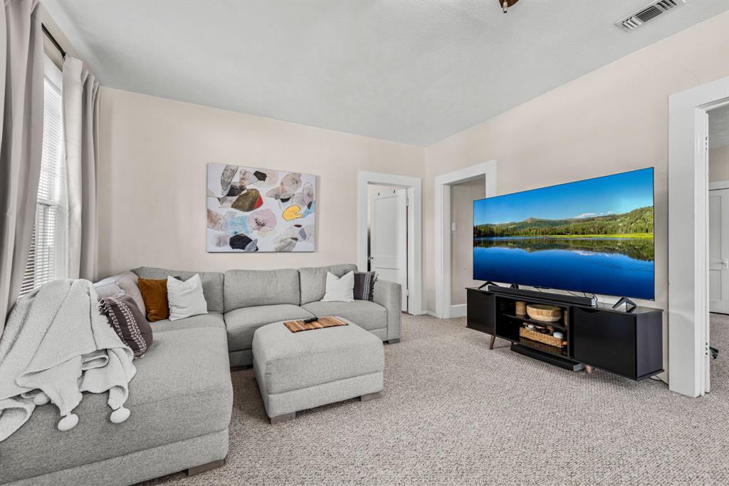 5802 Richmond Avenue