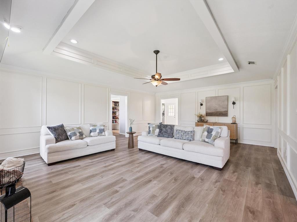 2112 Meadowview Drive