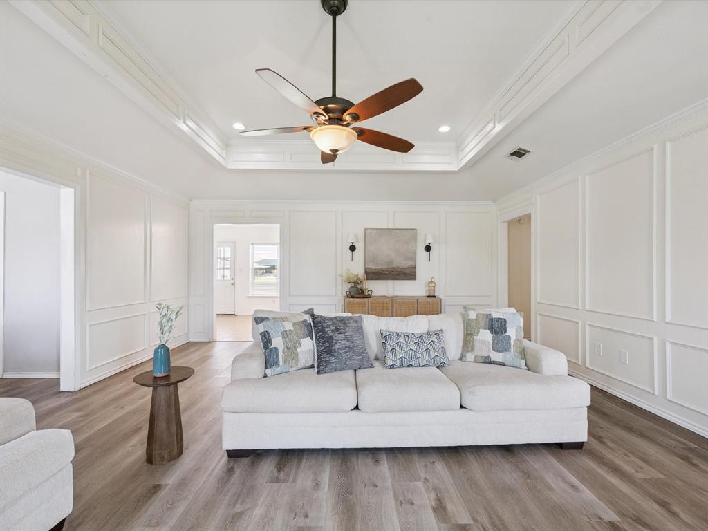 2112 Meadowview Drive