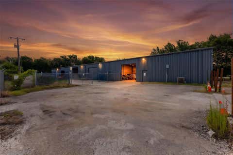 Photo of 6917 Russell Curry Road, Arlington, TX 76001 (MLS # 21325981)