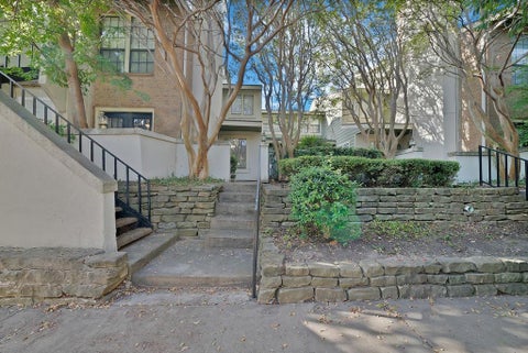 Photo of 9621 Walnut Street #6106, Dallas, TX 75243 (MLS # 21392873)
