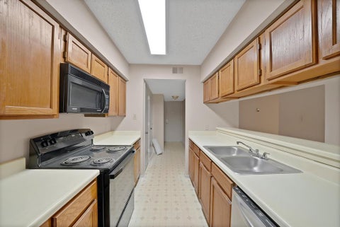 Tiny photo for 9621 Walnut Street #6106, Dallas, TX 75243 (MLS # 21392873)