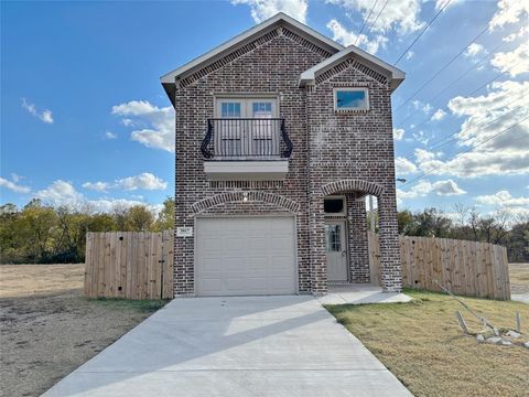 Photo of 5017 Pickett St, Greenville, TX 75401 (MLS # 21123980)