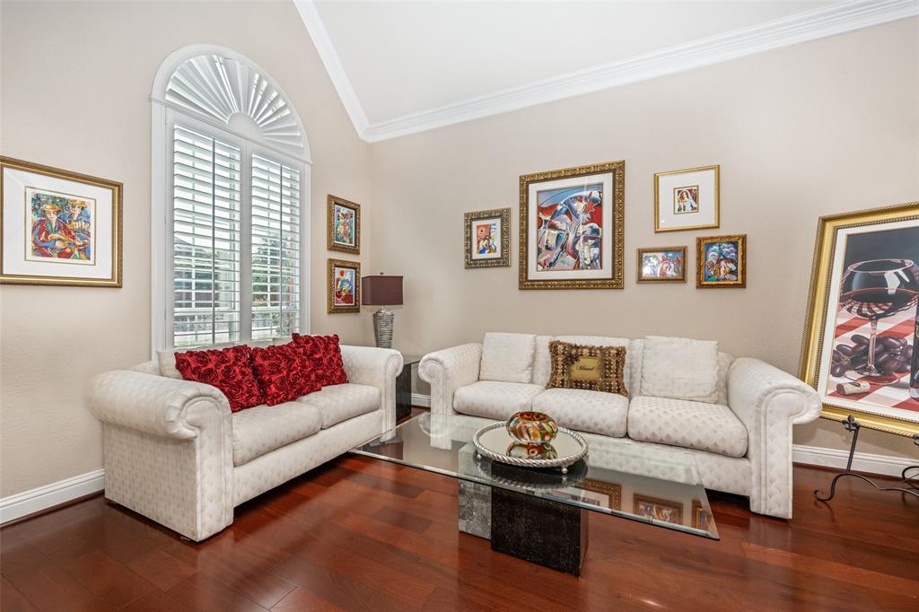 3800 Glenshannon Lane