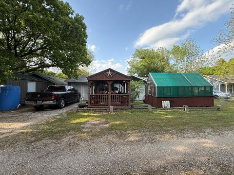 MLS: 20941227